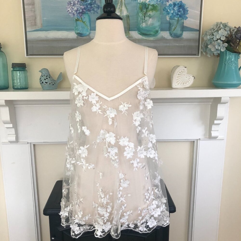 Kilo Brava White Sheer Floral Embroidered Babydoll Fairycore Top Medium NWT